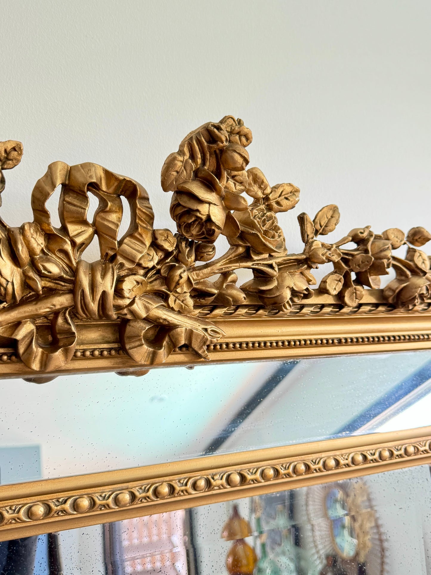 Grand miroir ancien doré à parcloses - XIXe