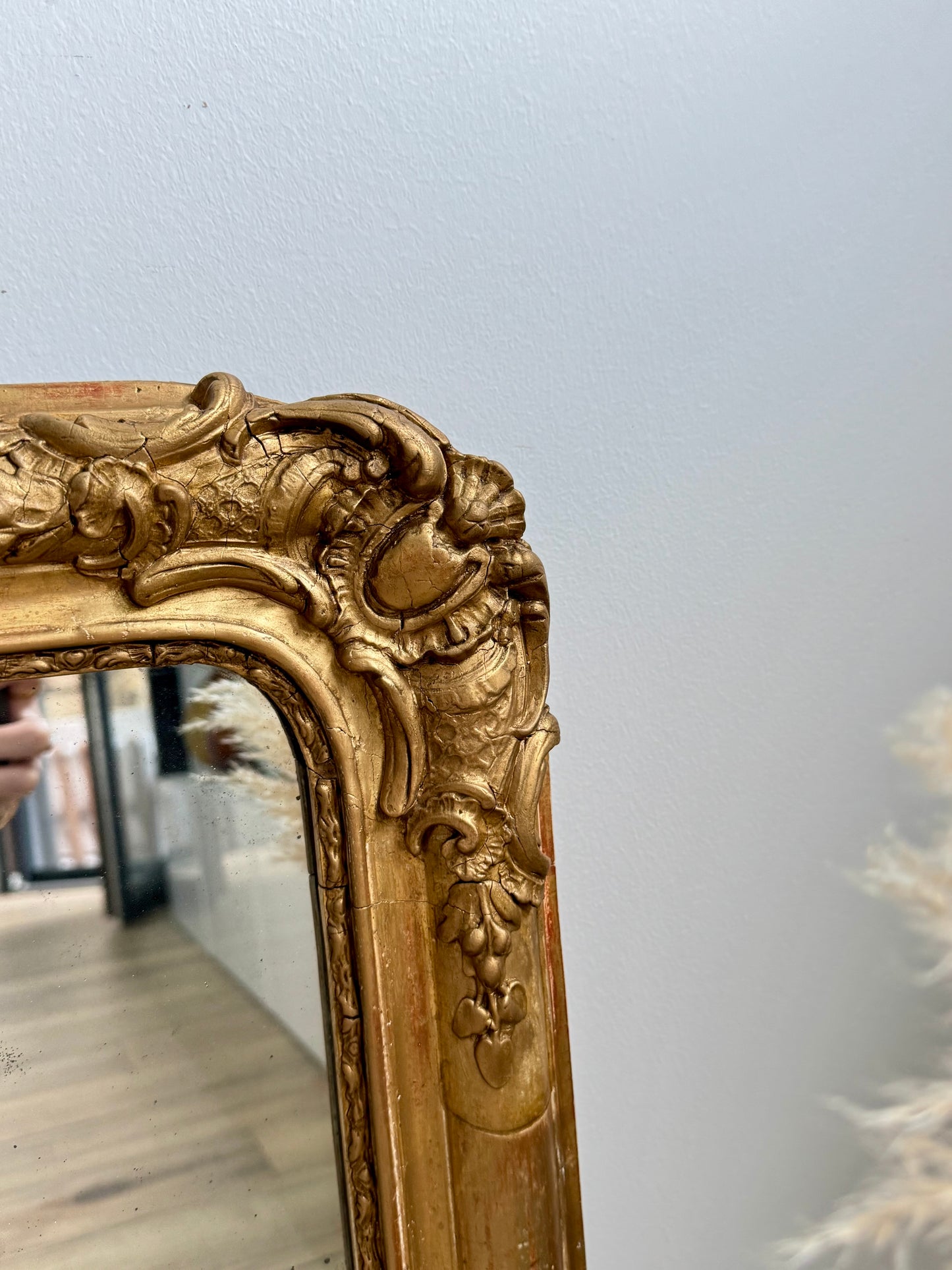 Miroir ancien Louis Philippe, subtile feuille d’or
