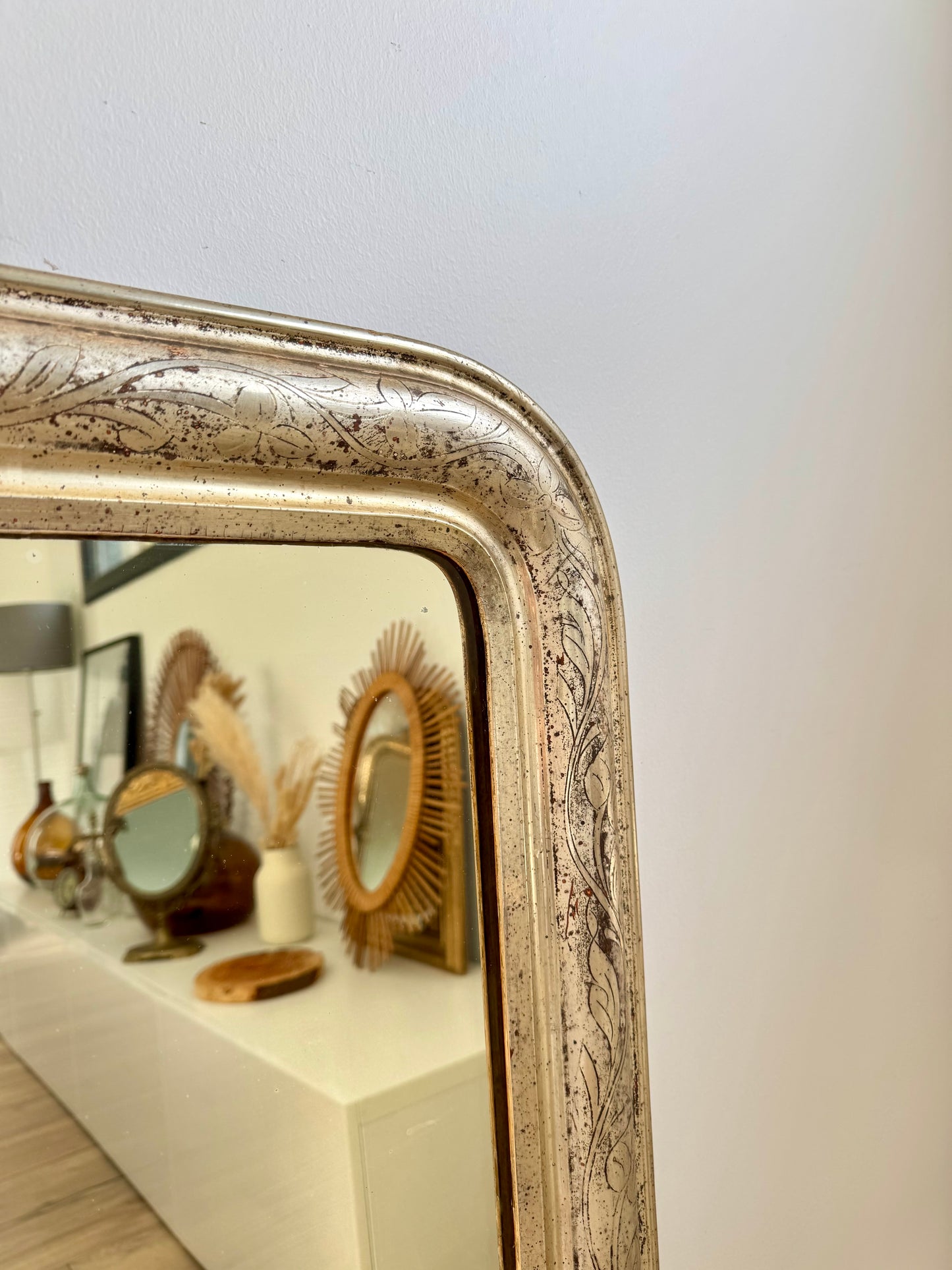 Miroir ancien Louis Philippe entièrement doré à la feuille d’or