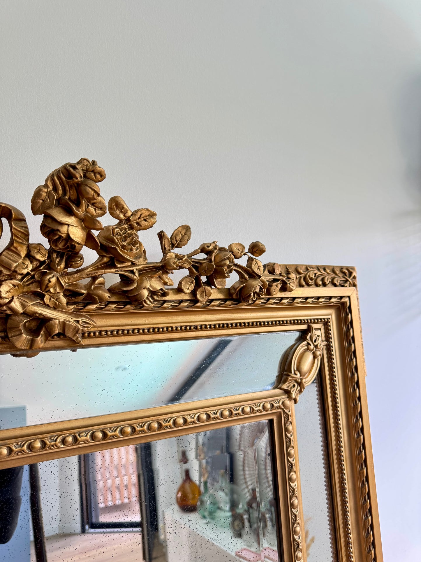 Grand miroir ancien doré à parcloses - XIXe