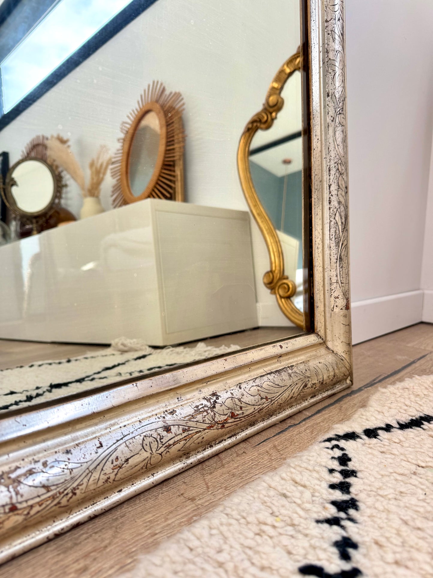 Miroir ancien Louis Philippe entièrement doré à la feuille d’or
