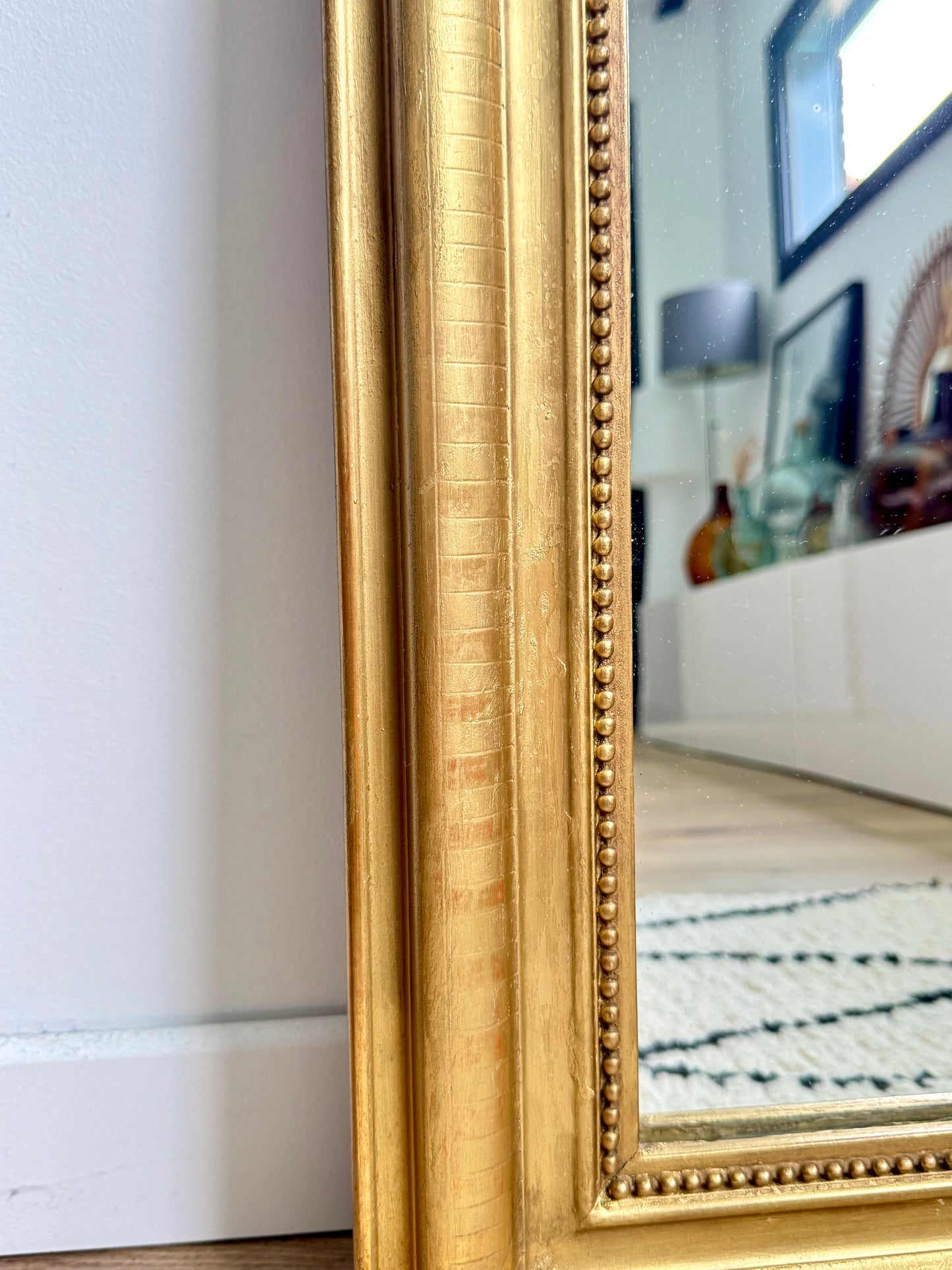 Miroir ancien Louis Philippe subtile feuille d’or