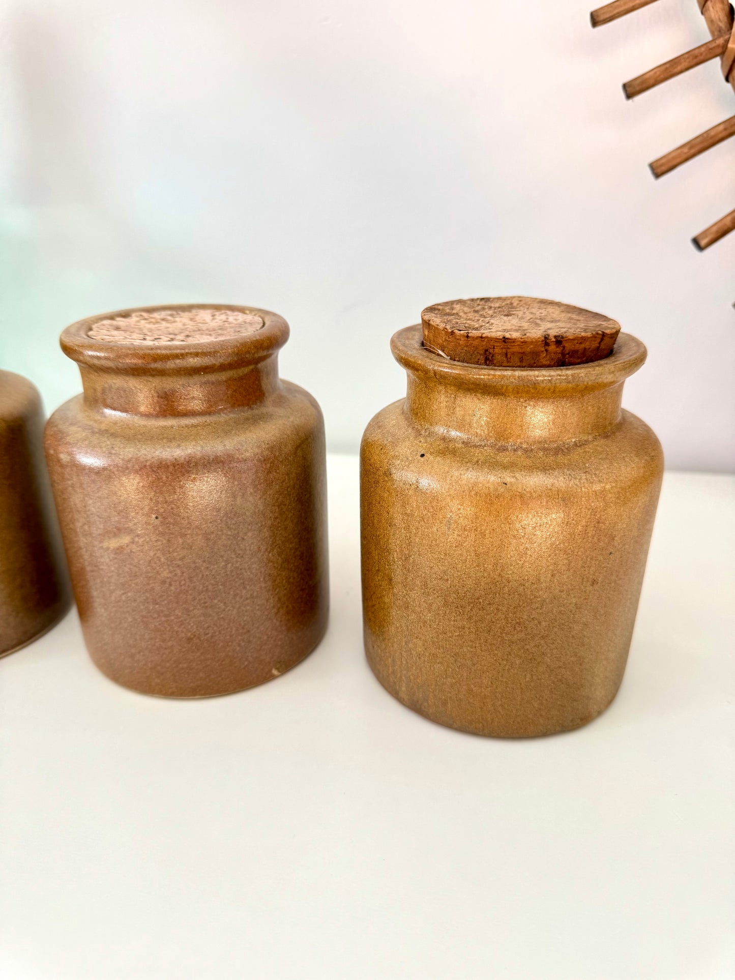 Trio de pots à moutarde en grès
