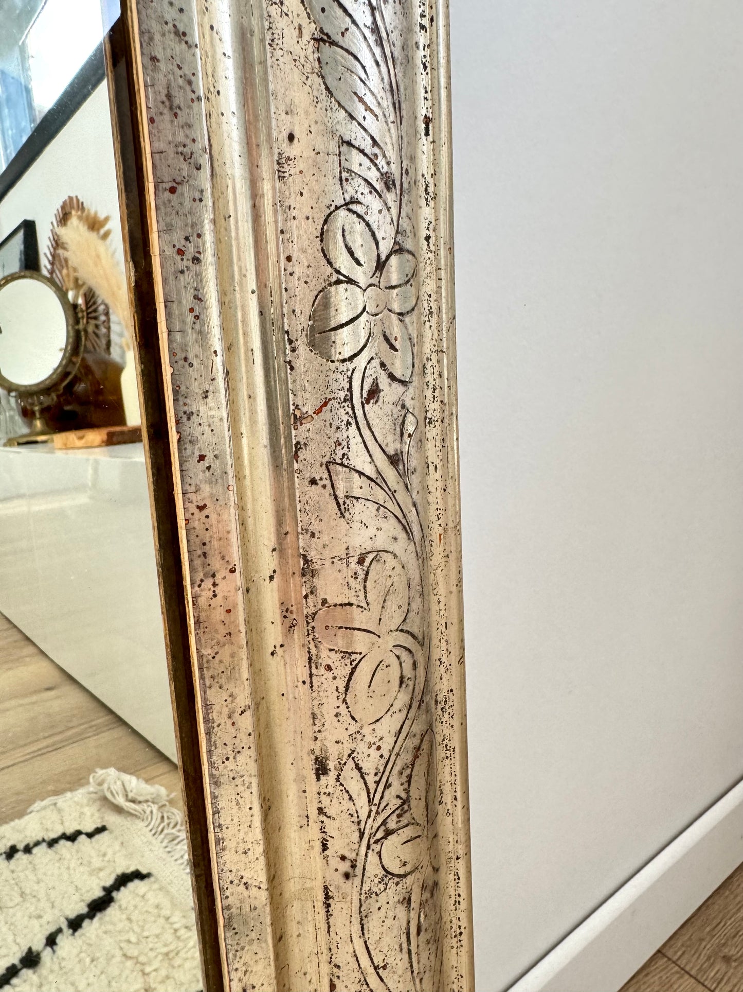 Miroir ancien Louis Philippe entièrement doré à la feuille d’or