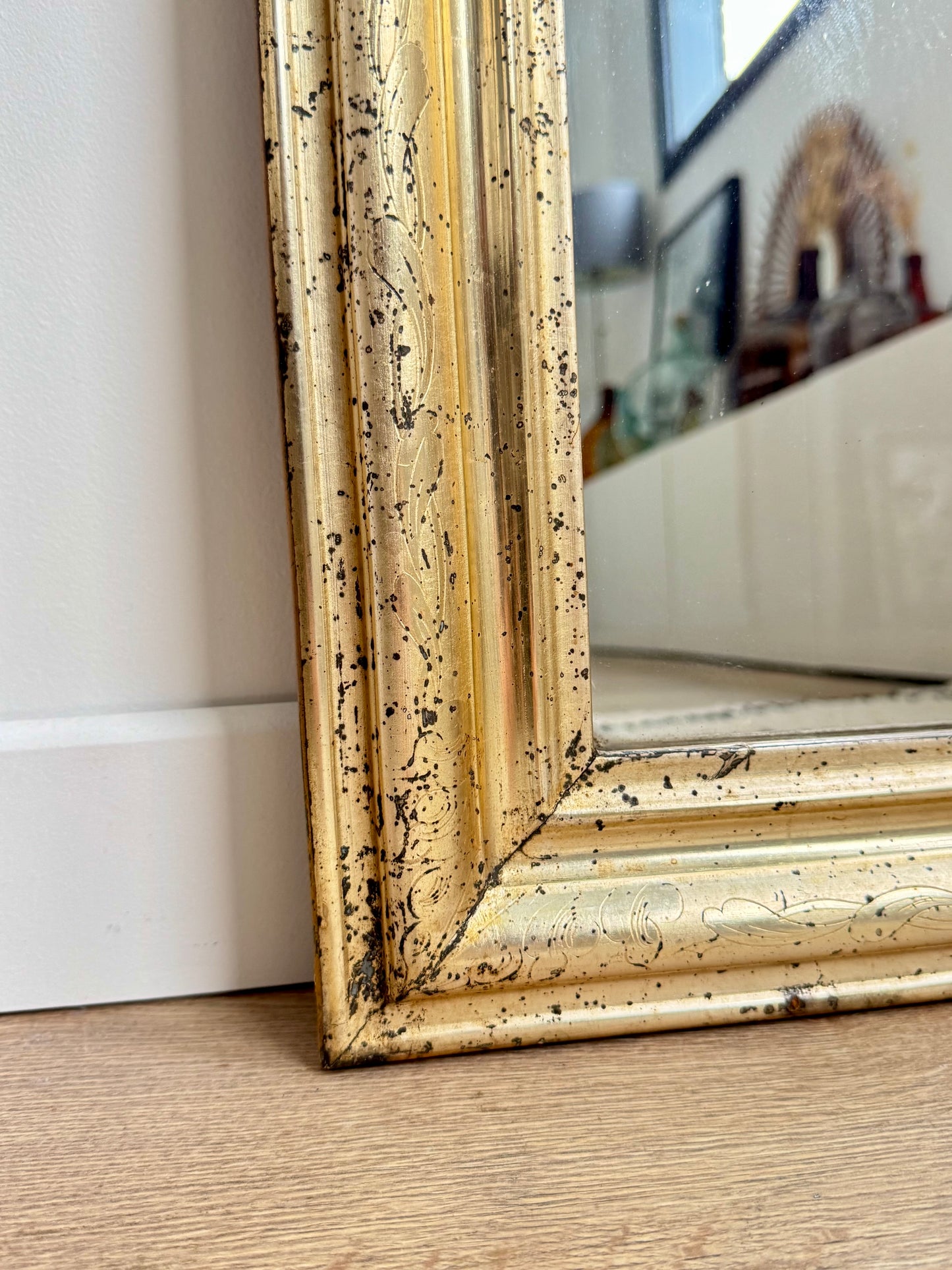 Miroir ancien Louis Philippe entièrement doré à la feuille d’or