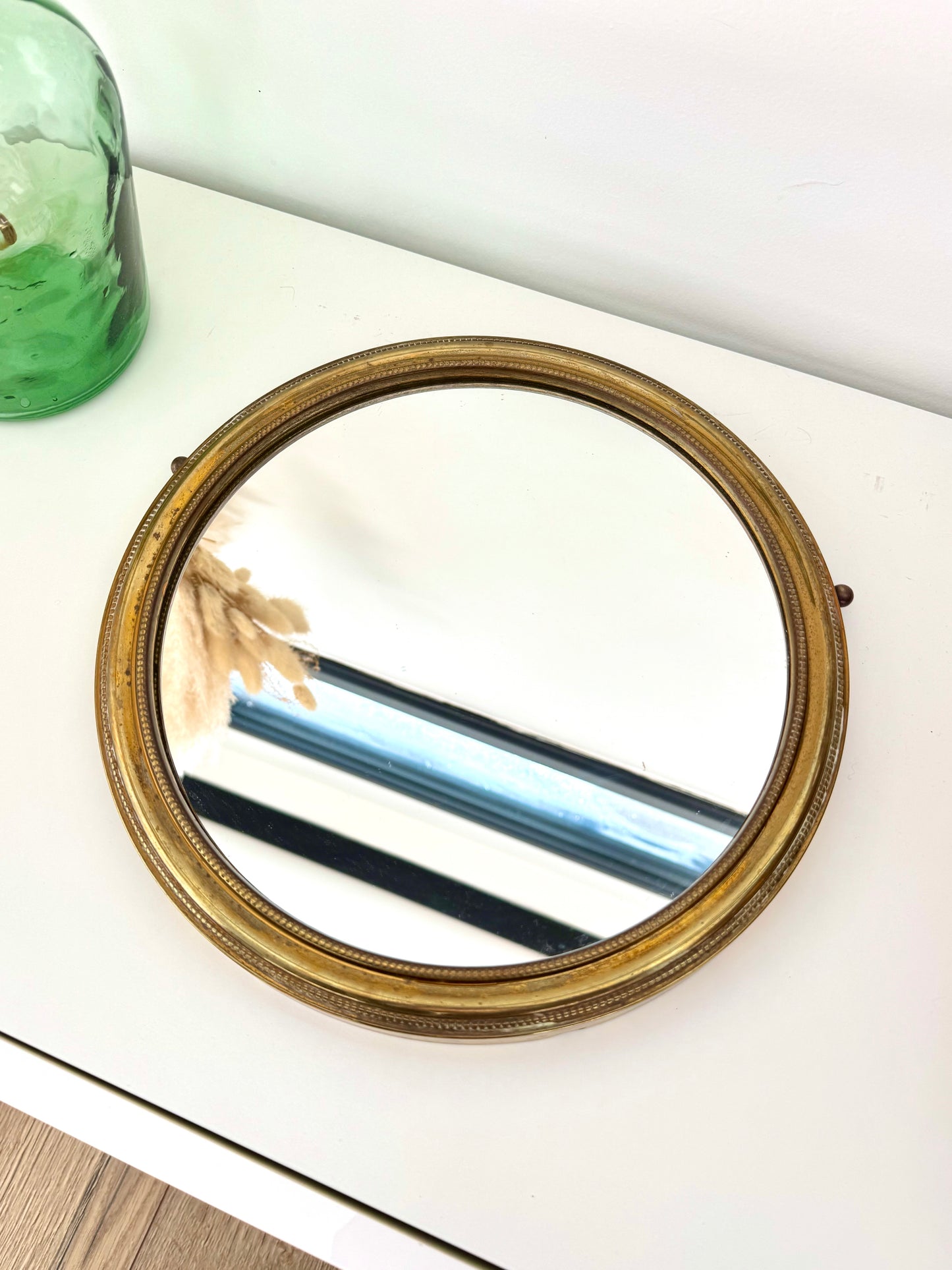 Petit miroir doré, en métal