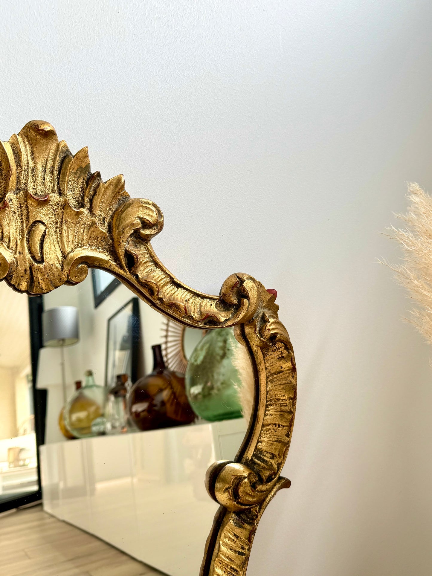 Miroir ancien doré de style baroque