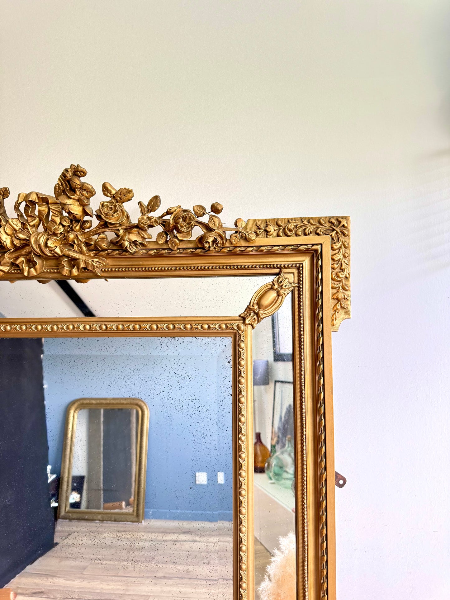 Grand miroir ancien doré à parcloses - XIXe