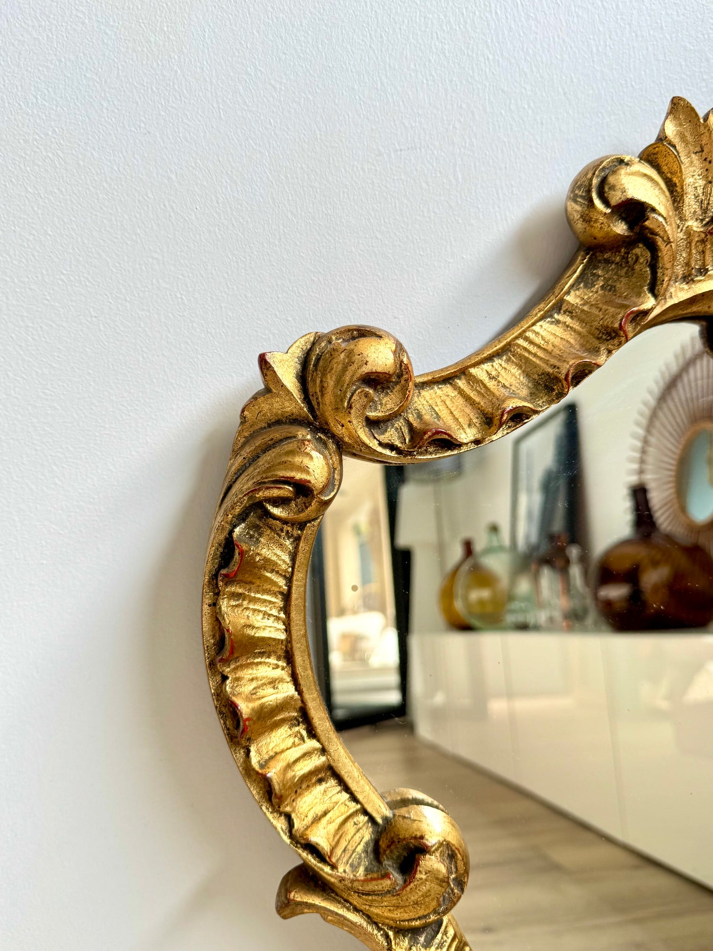 Miroir ancien doré de style baroque