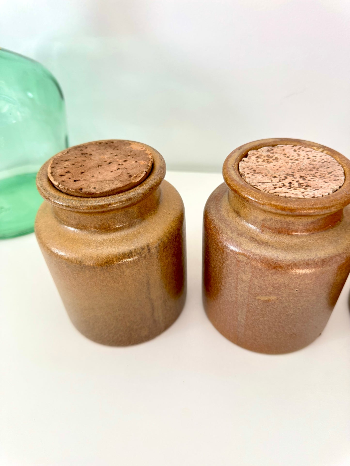 Trio de pots à moutarde en grès