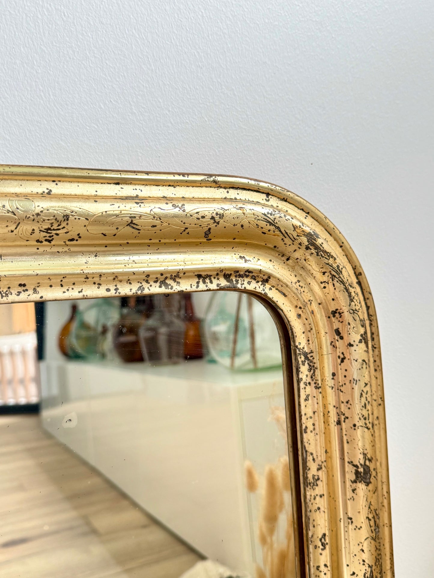 Miroir ancien Louis Philippe entièrement doré à la feuille d’or