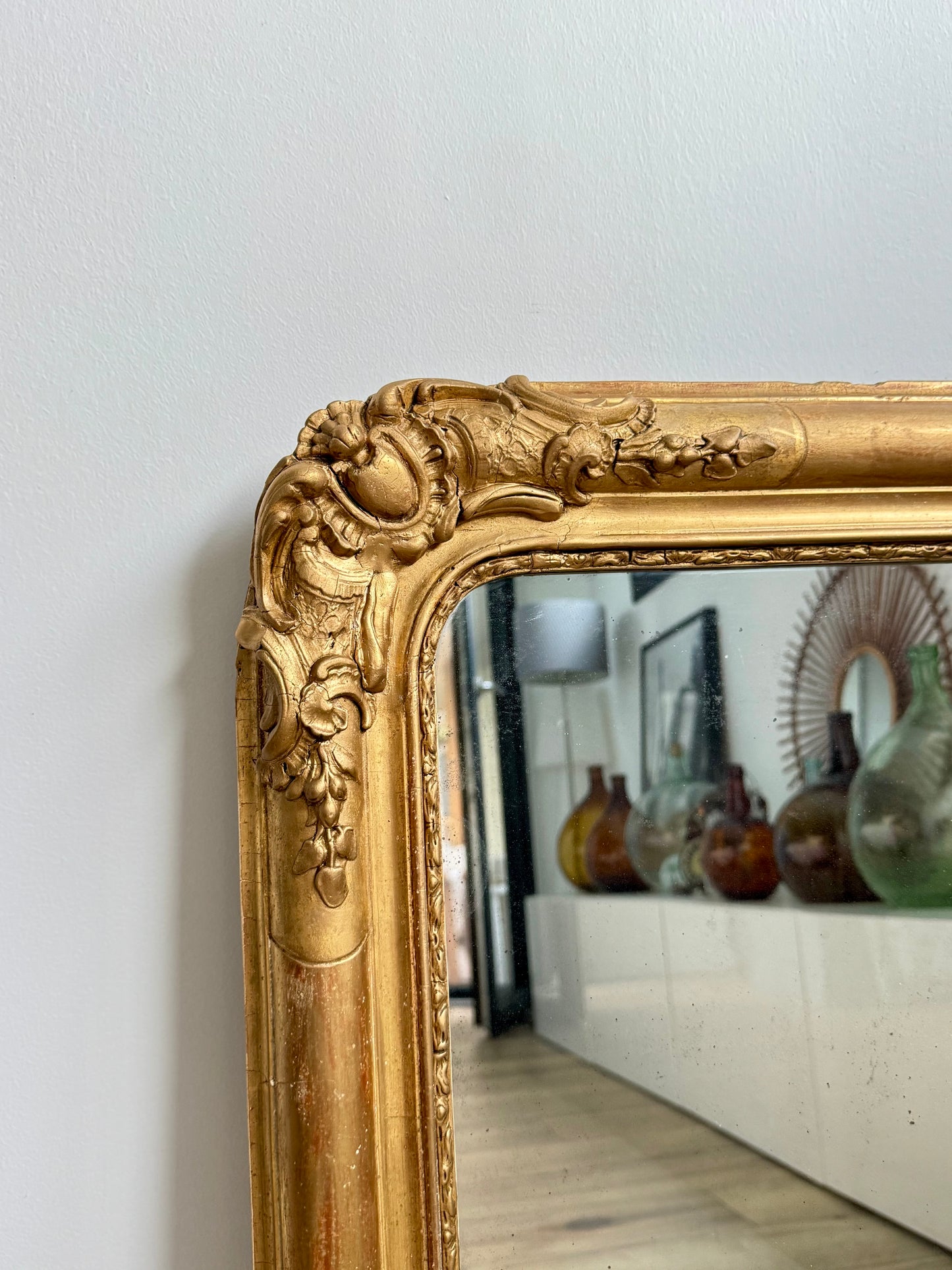 Miroir ancien Louis Philippe, subtile feuille d’or