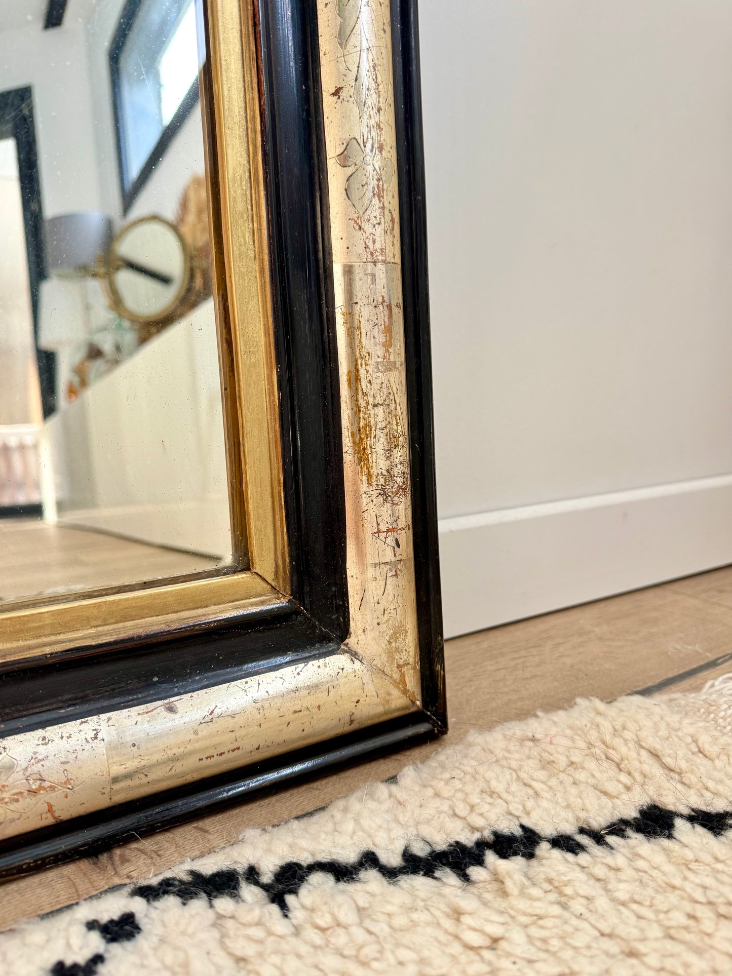 Miroir ancien Louis Philippe doré à la feuille d’or