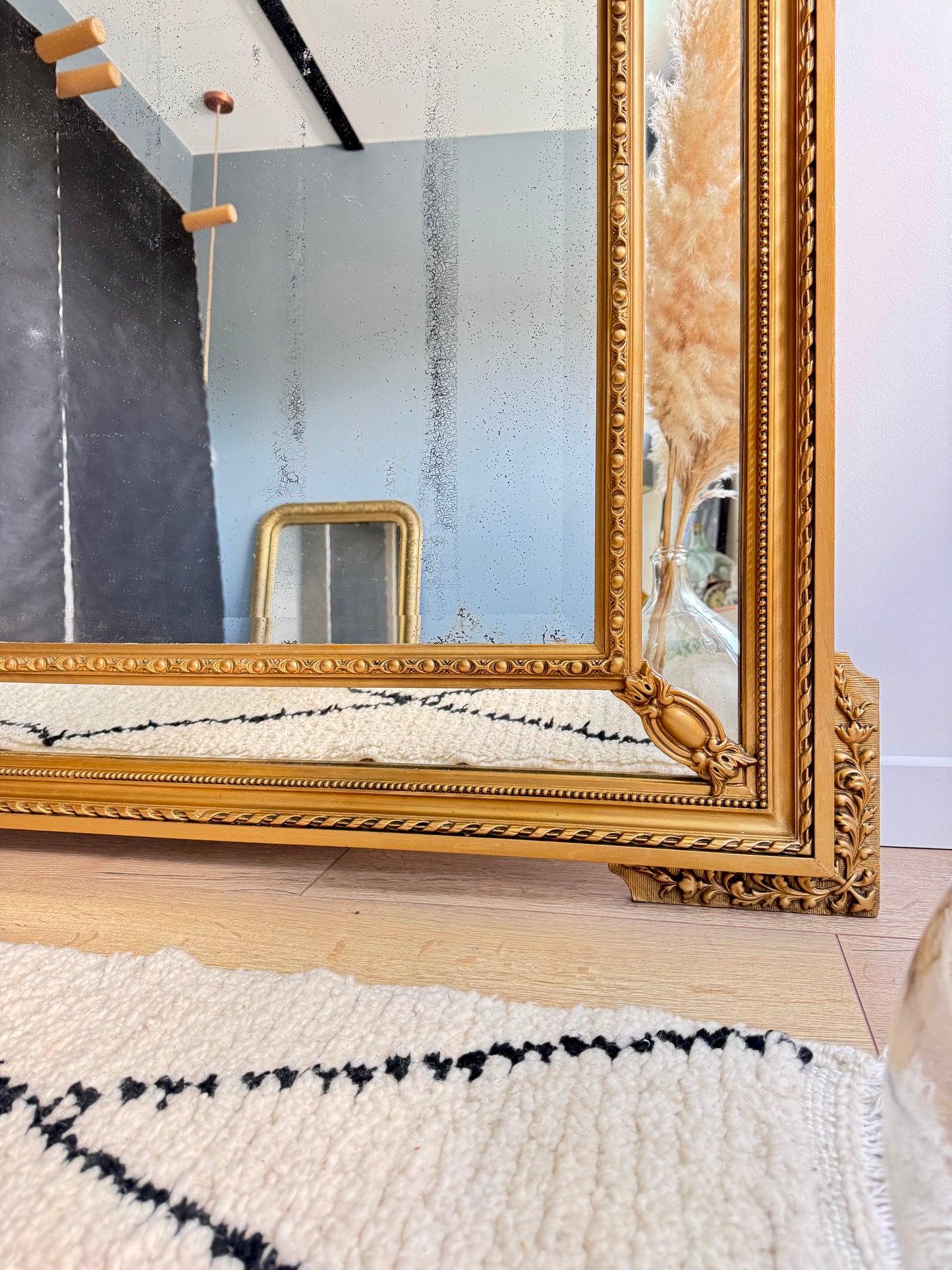 Grand miroir ancien doré à parcloses - XIXe