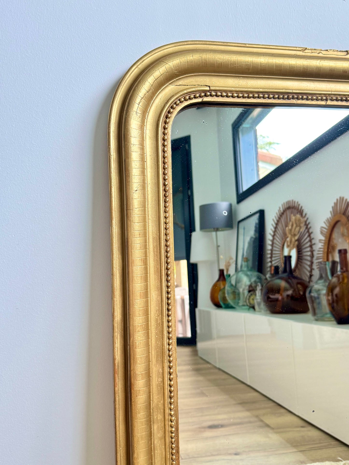 Miroir ancien Louis Philippe subtile feuille d’or