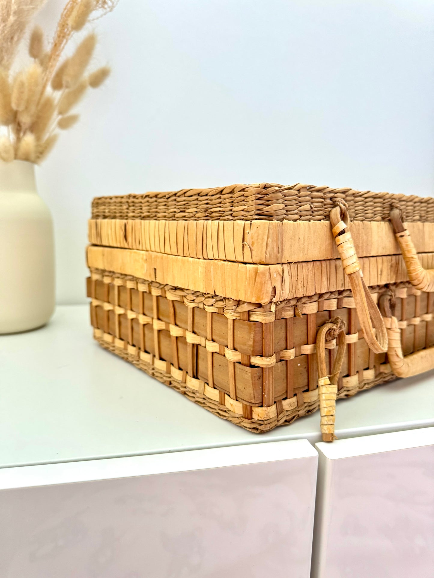 Valise en rotin vintage