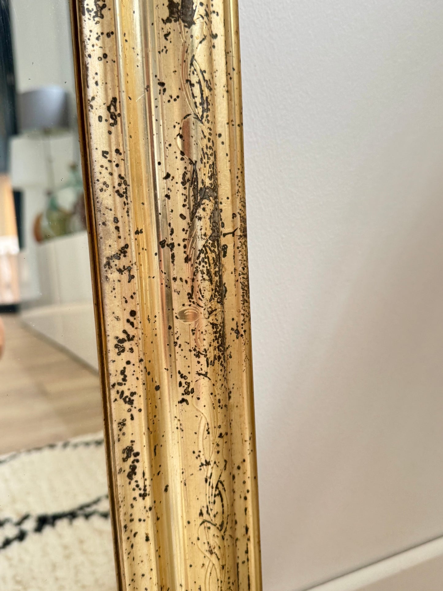 Miroir ancien Louis Philippe entièrement doré à la feuille d’or