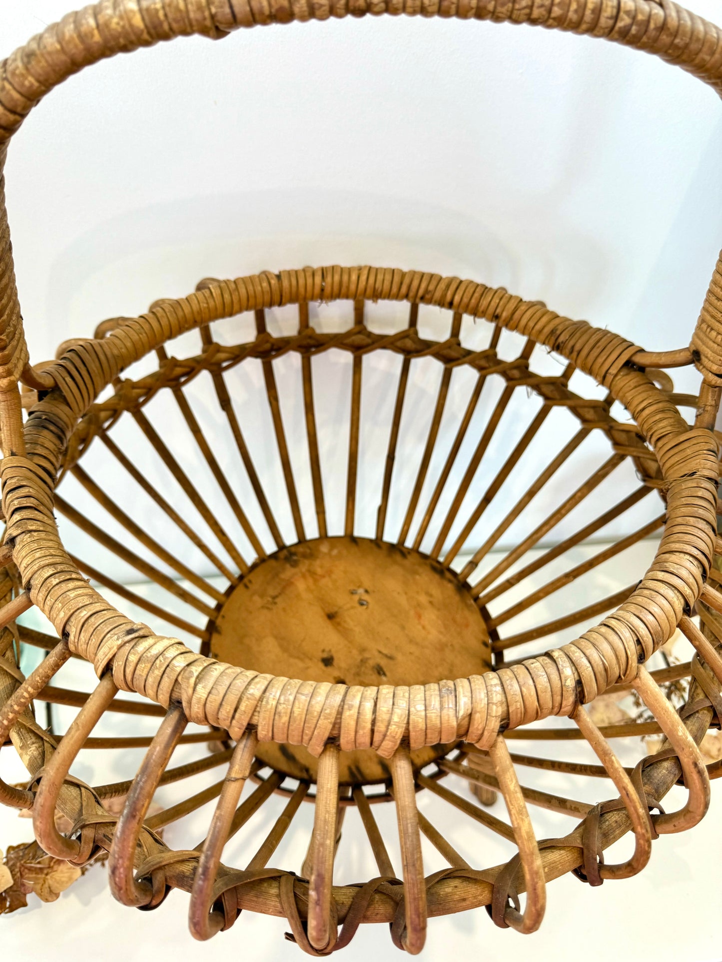 Travailleuse en rotin vintage