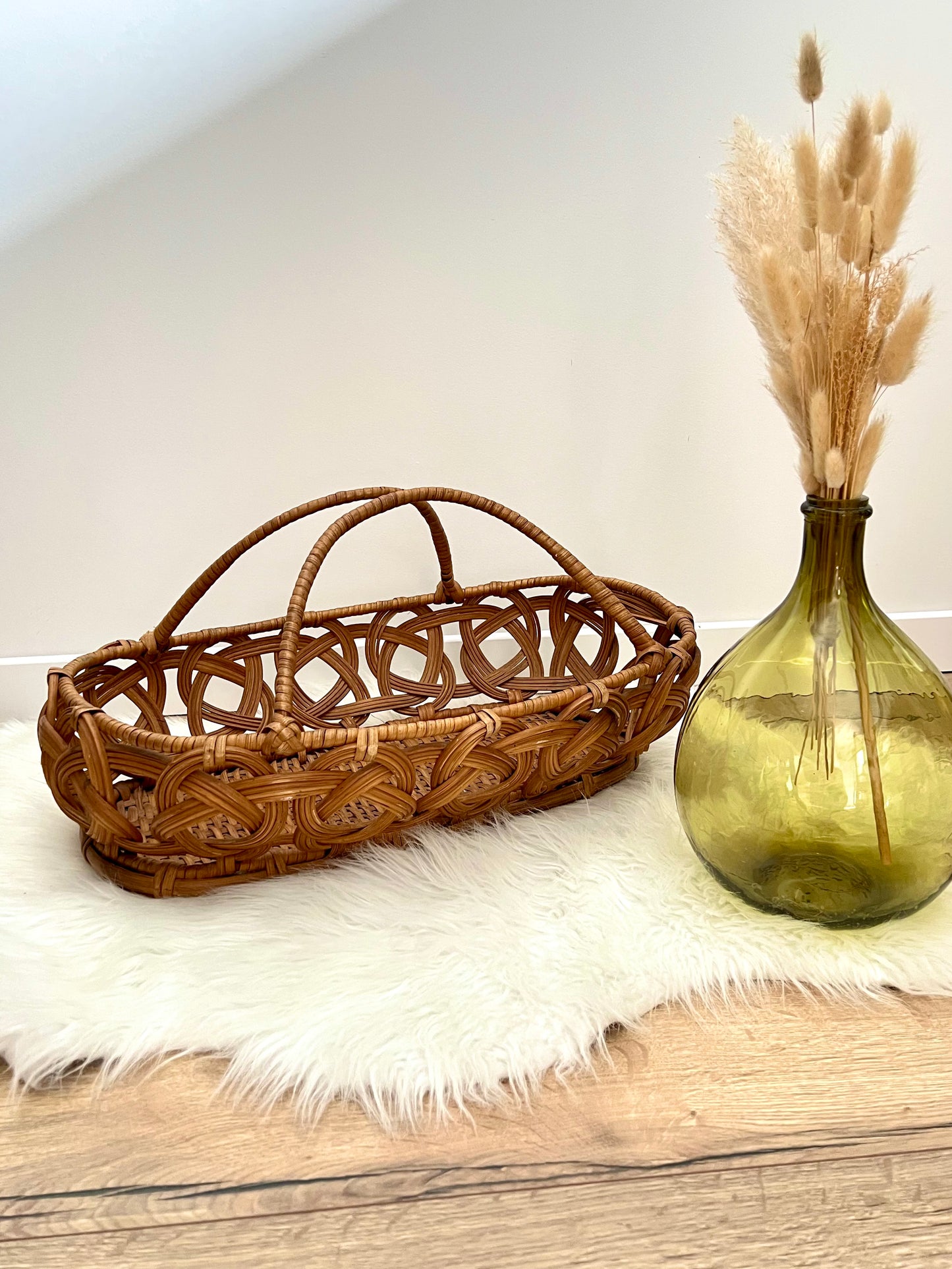 Panier en rotin tressé