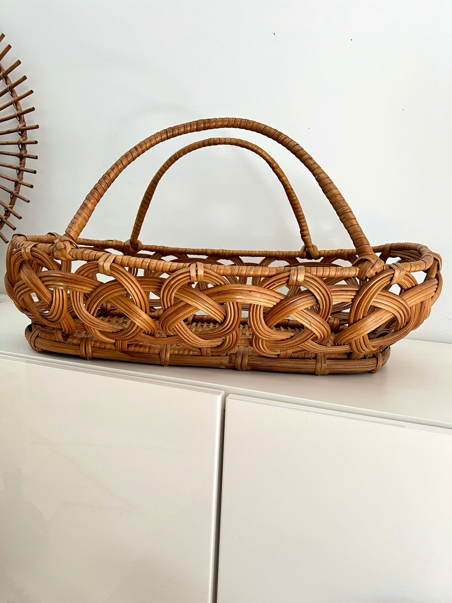 Panier en rotin tressé