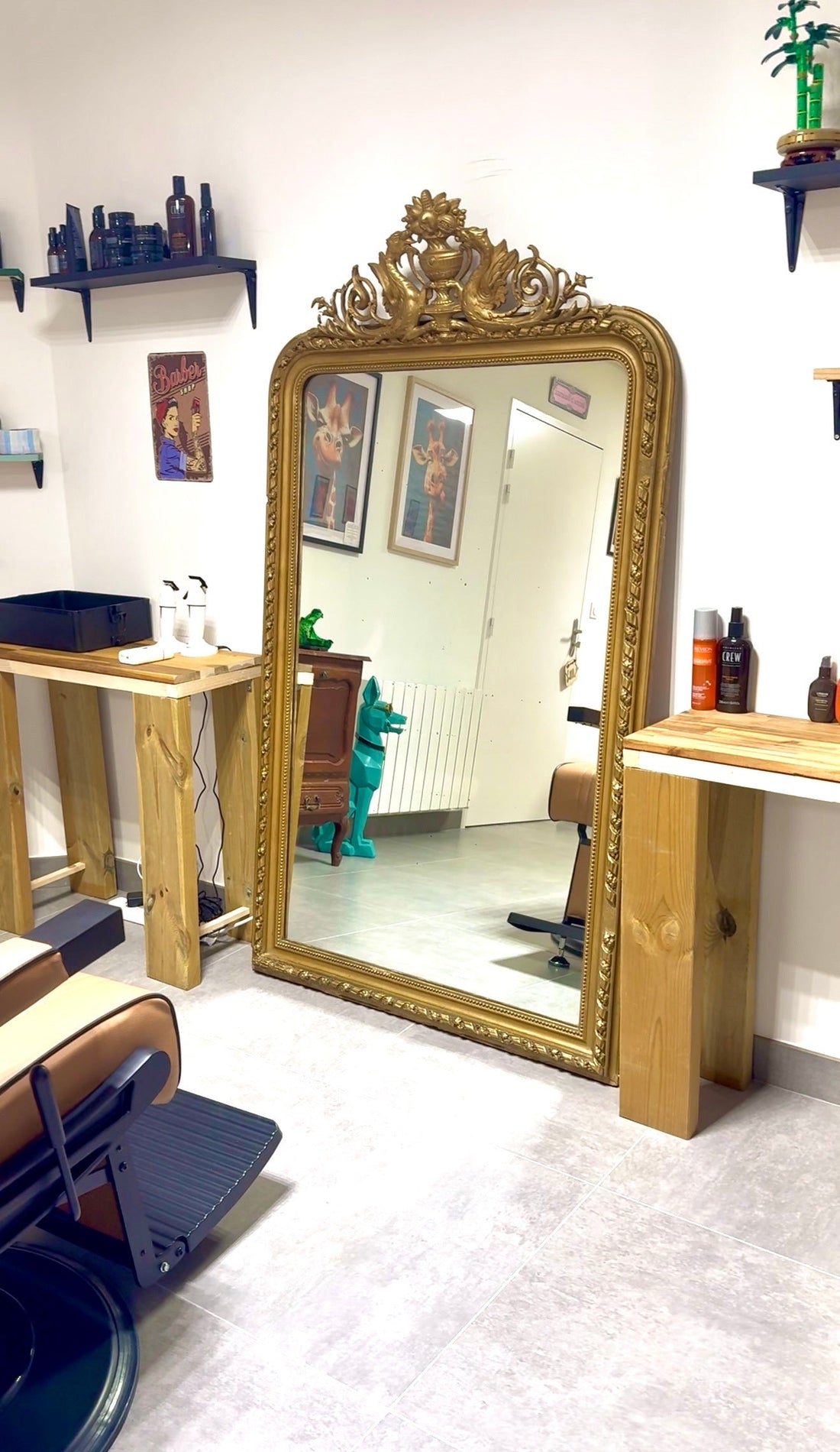 Un Louis-Philippe majestueux pour un salon de coiffure breton