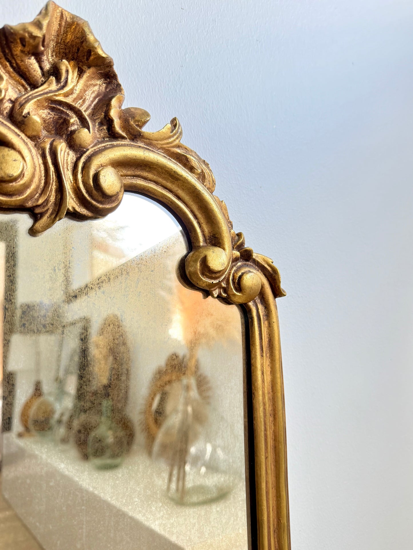 Miroir ancien doré style baroque