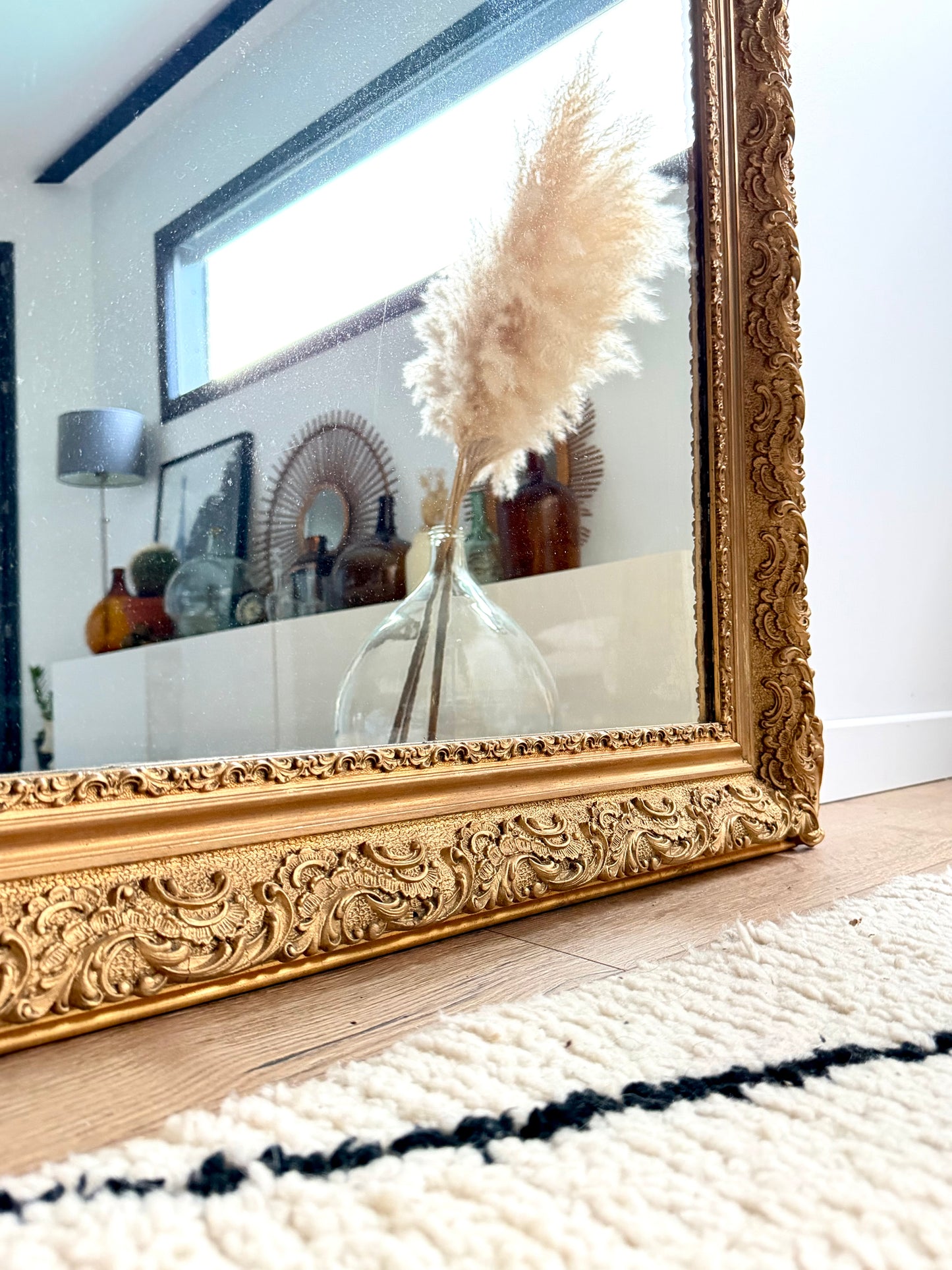Grand miroir ancien Louis XV doré, style rocaille