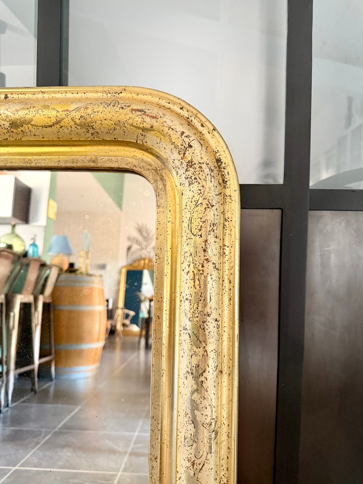 Miroir ancien Louis Philippe entièrement doré à la feuille d’or