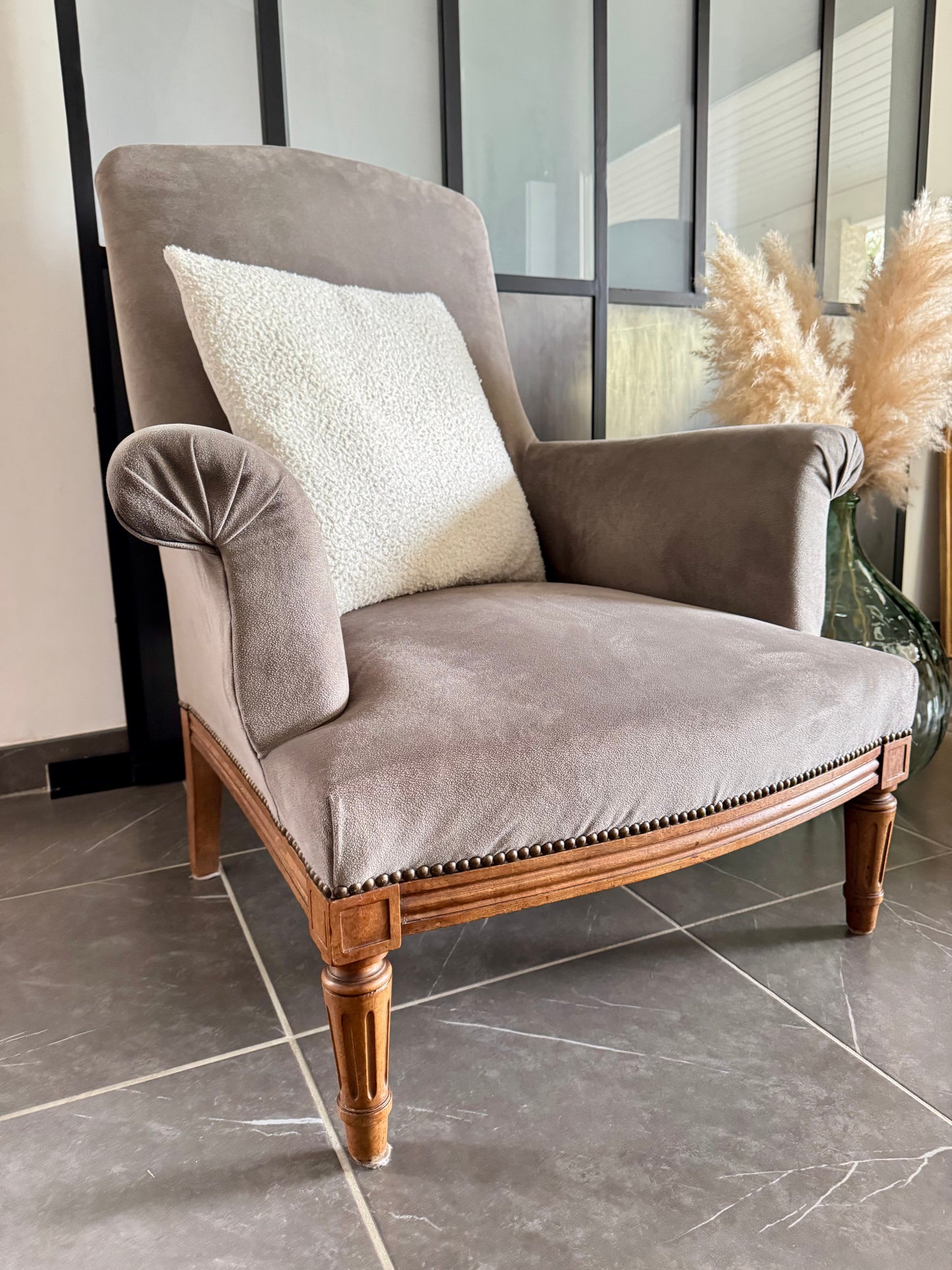 Paire de fauteuils Louis XVI