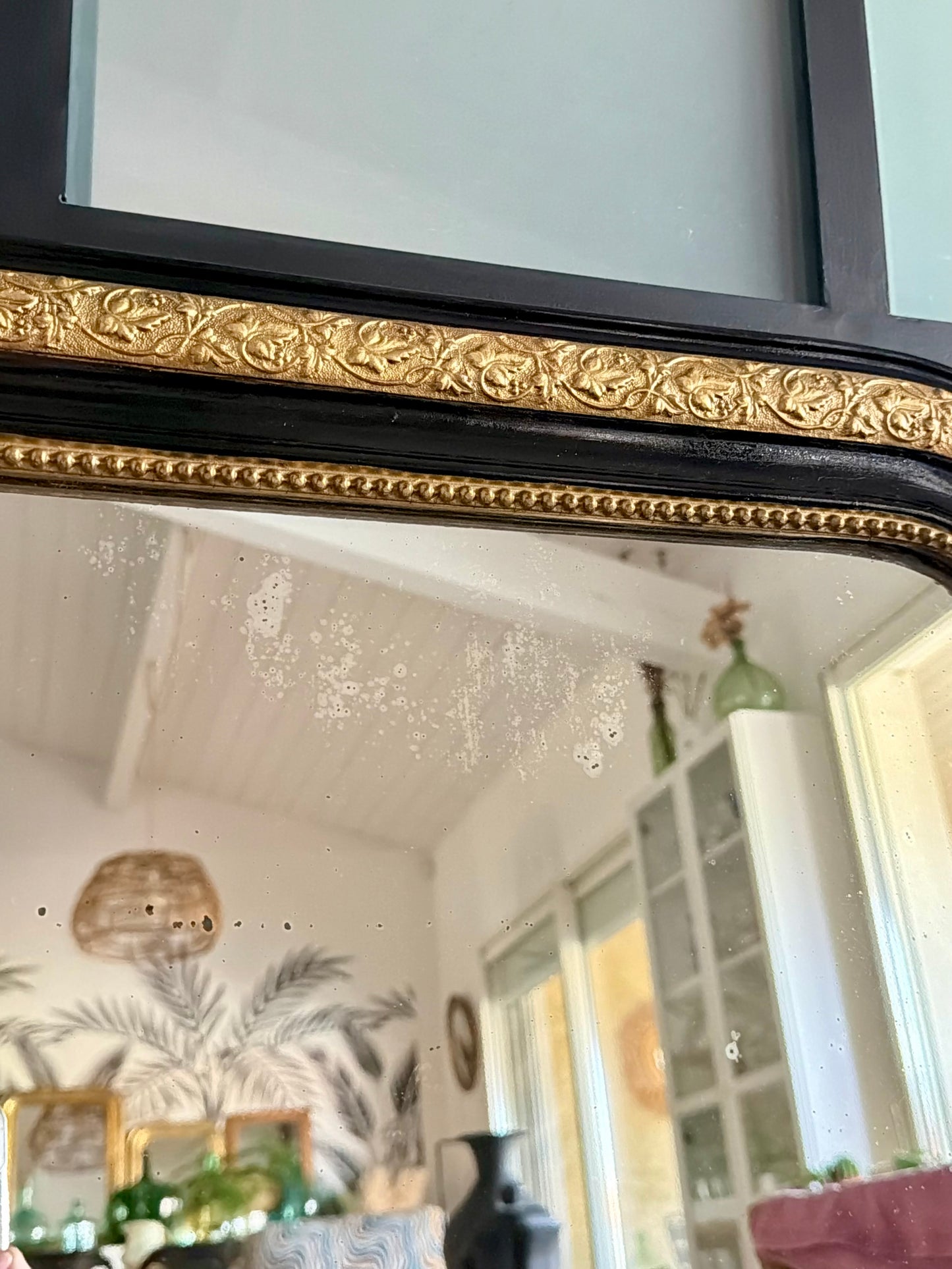 Miroir ancien Louis Philippe noir et doré