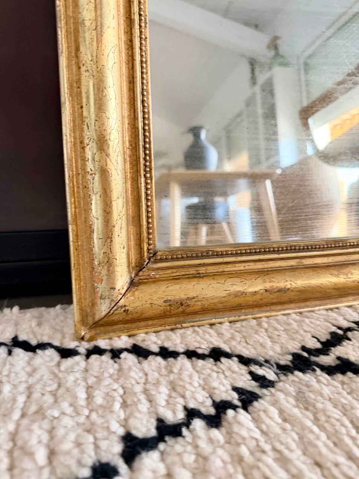 Miroir ancien Louis Philippe doré à la feuille d’or