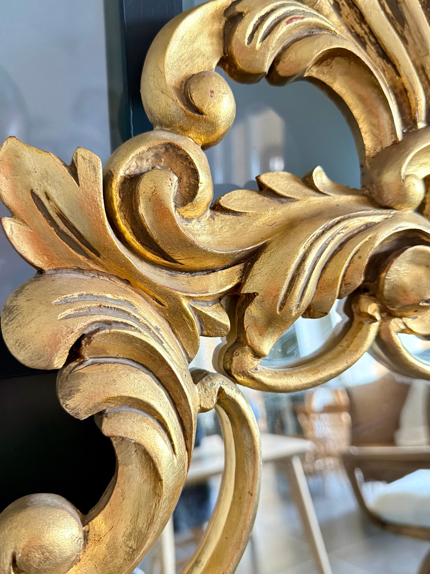 Miroir ancien baroque doré