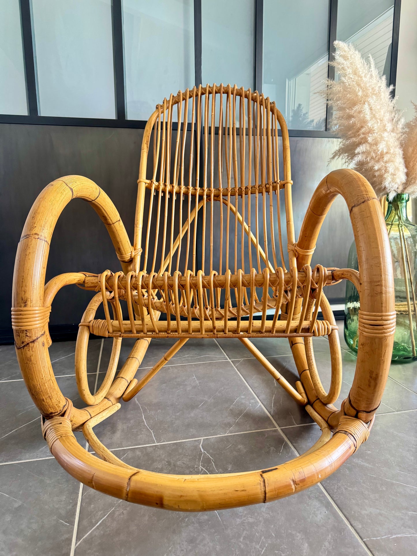Rocking chair en rotin