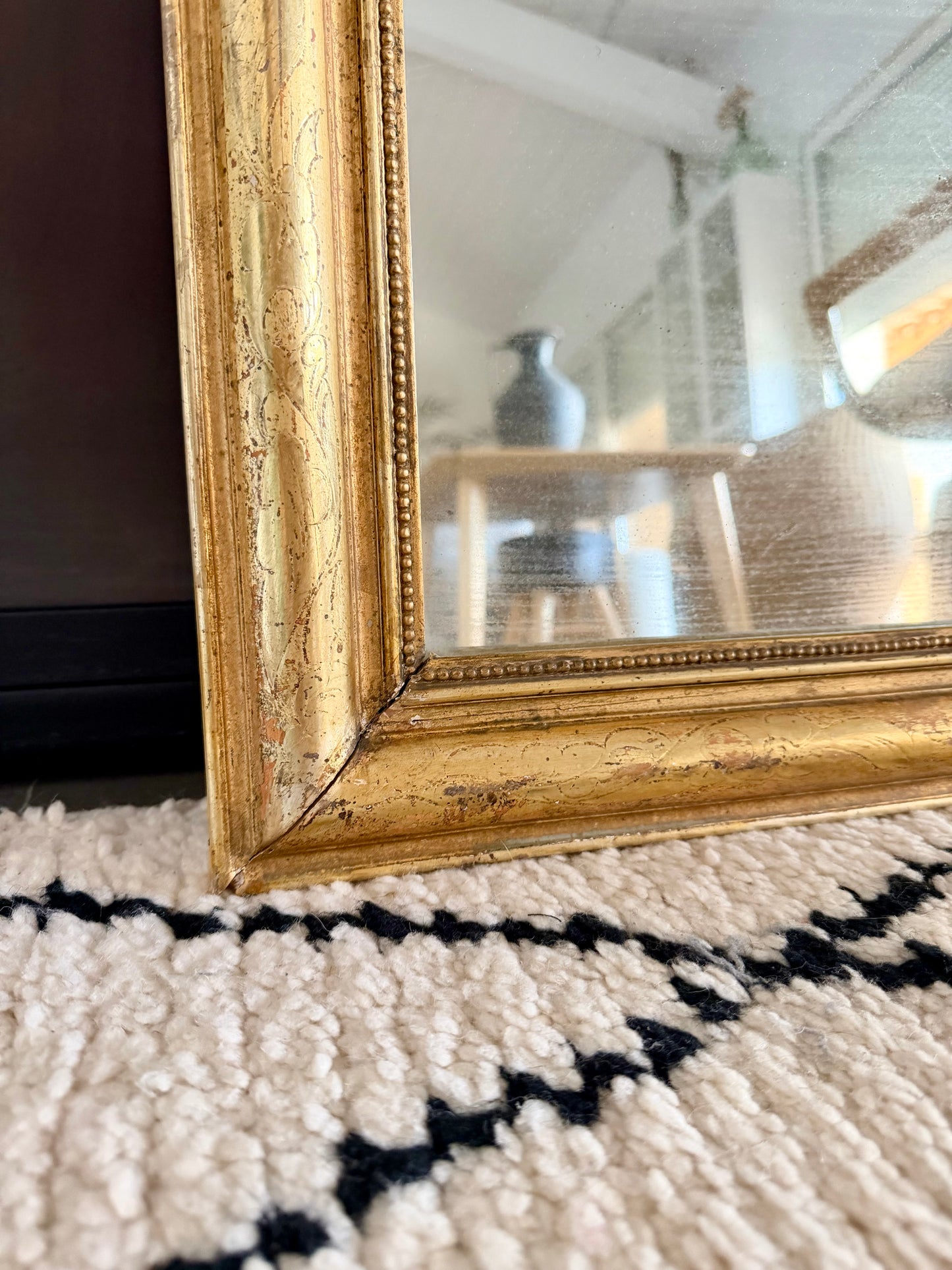 Miroir ancien Louis Philippe doré à la feuille d’or
