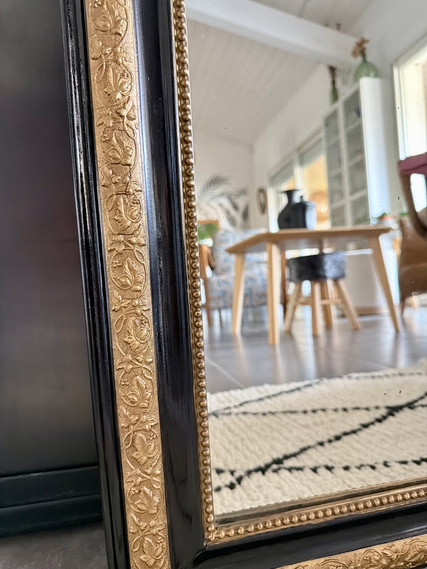 Miroir ancien Louis Philippe noir et doré