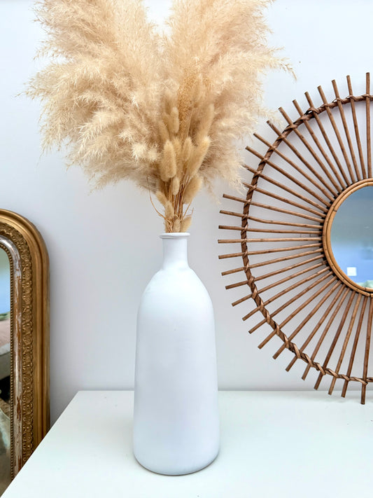 Vase ancien blanc mat