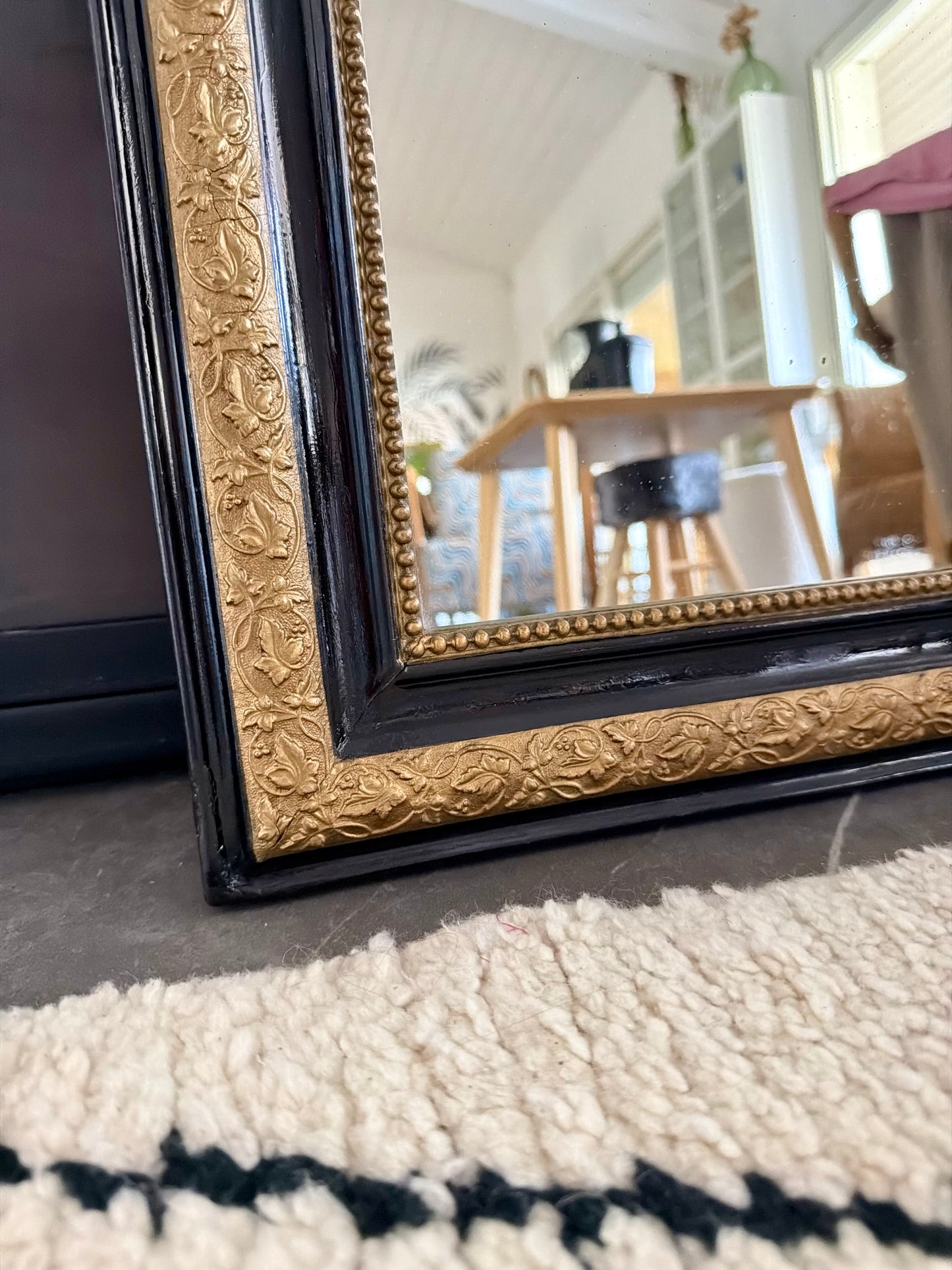 Miroir ancien Louis Philippe noir et doré