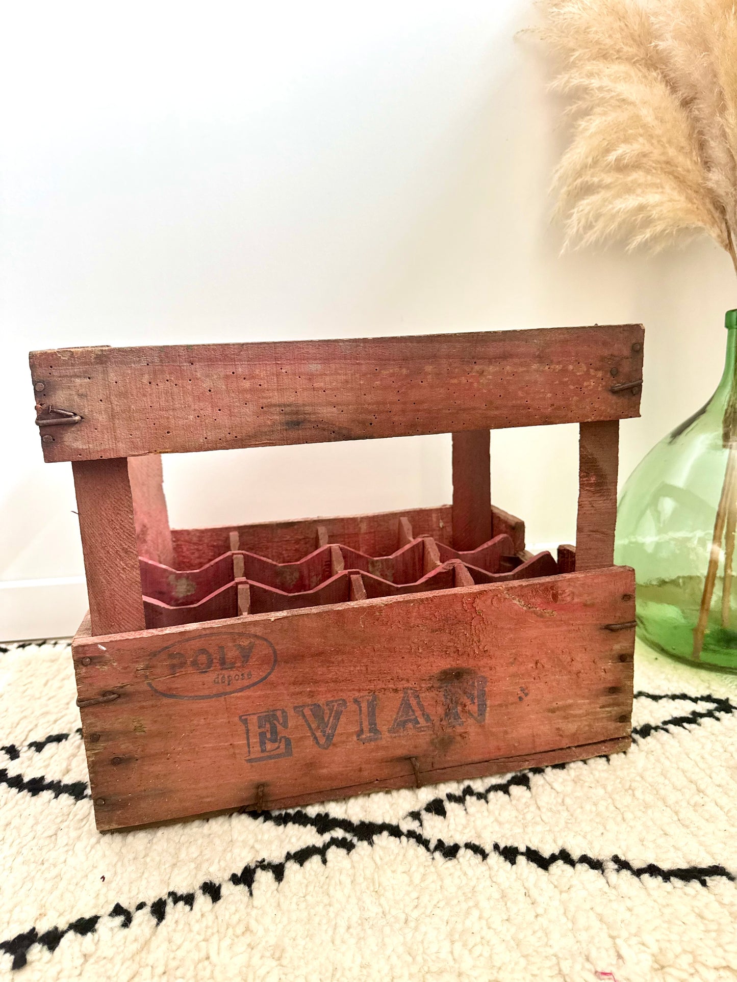 Caisse en bois ancienne Evian