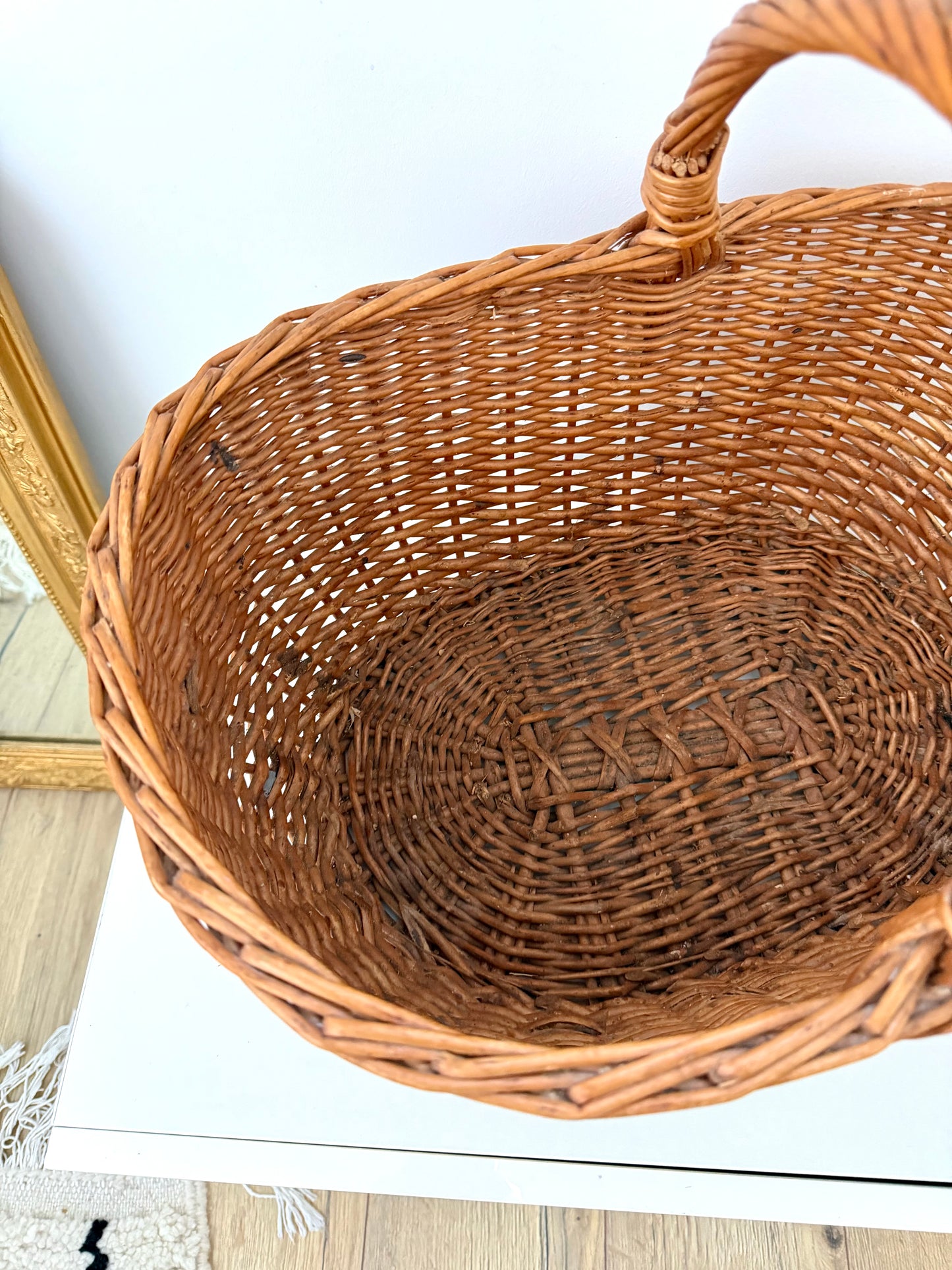 Panier ancien en rotin