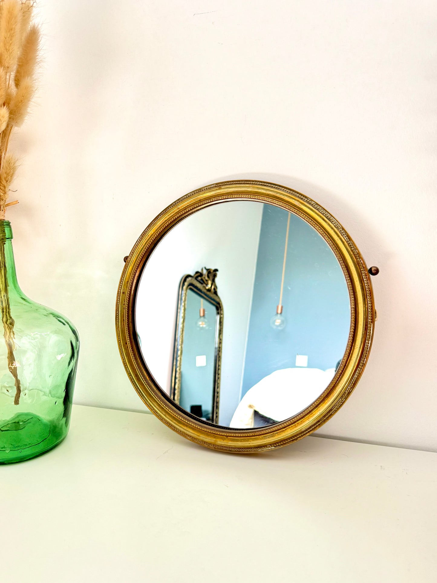 Petit miroir doré, en métal
