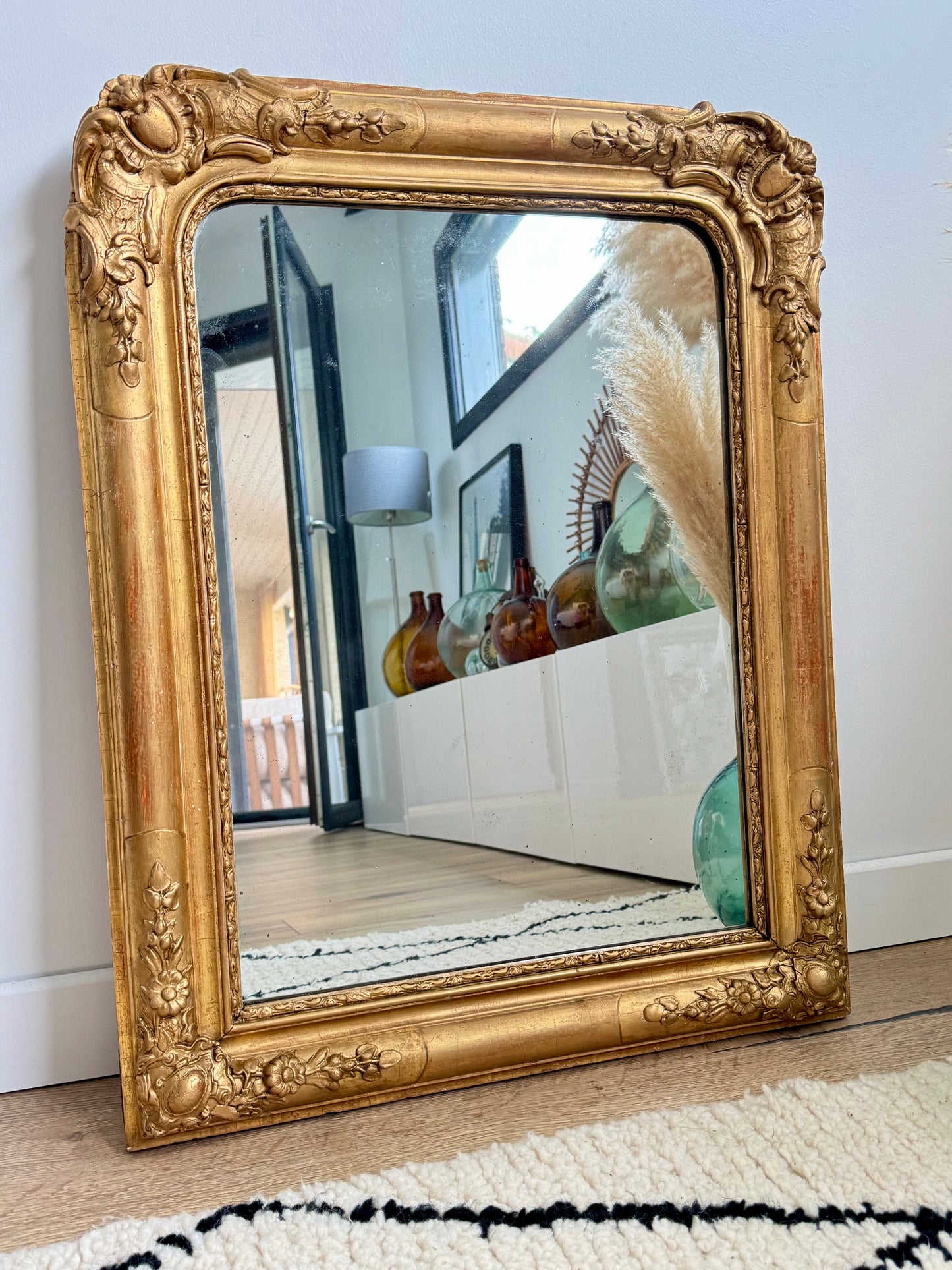 Miroir ancien Louis Philippe, subtile feuille d’or