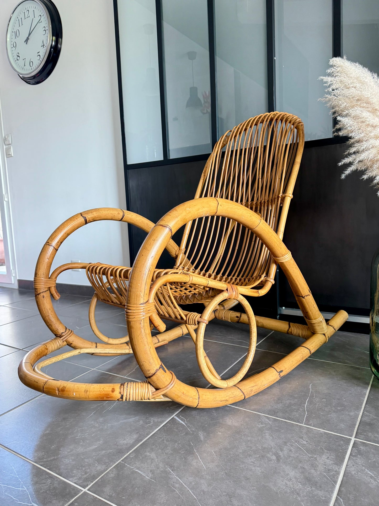 Rocking chair en rotin