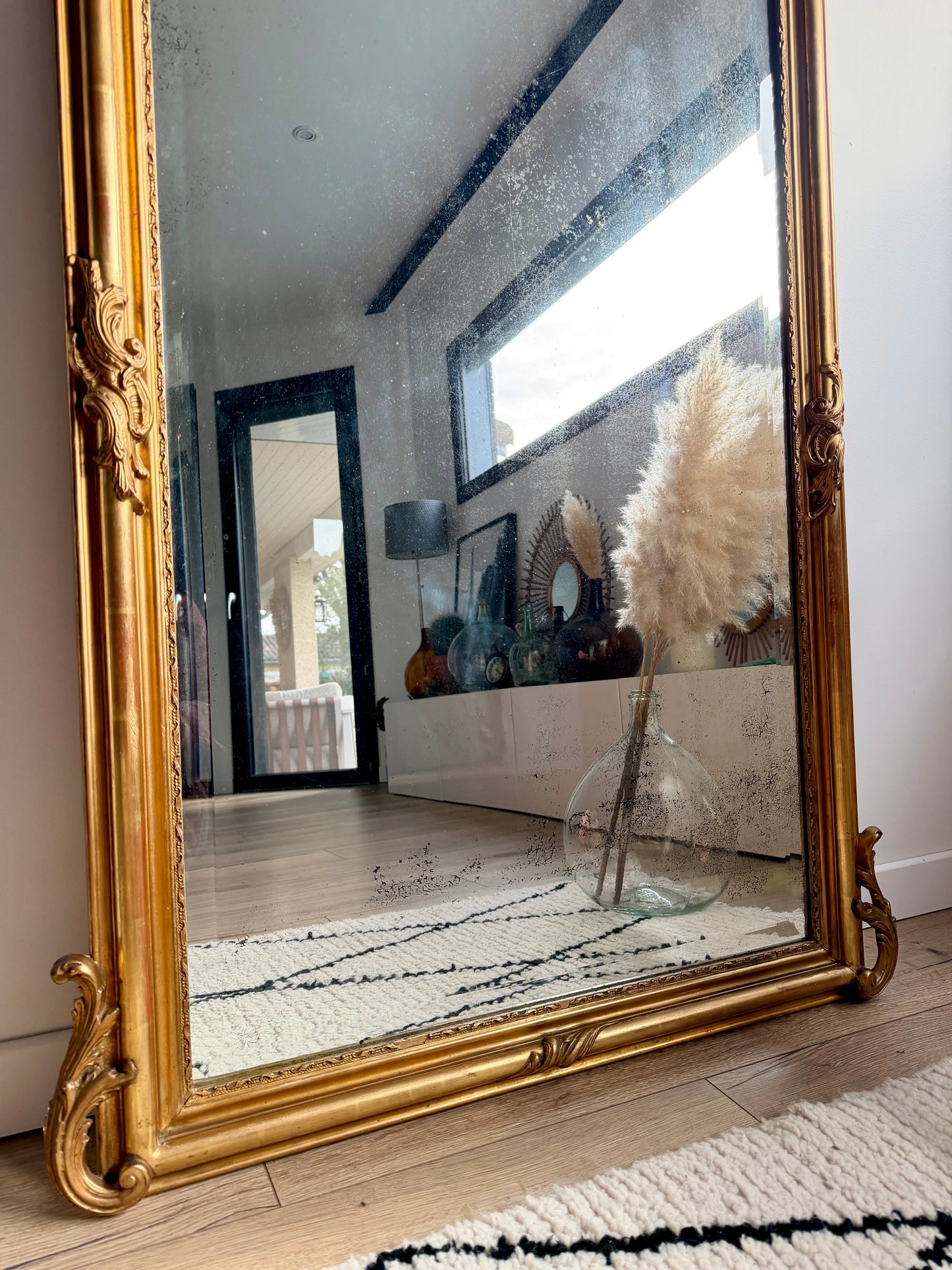 Grand miroir ancien doré au style Louis XV