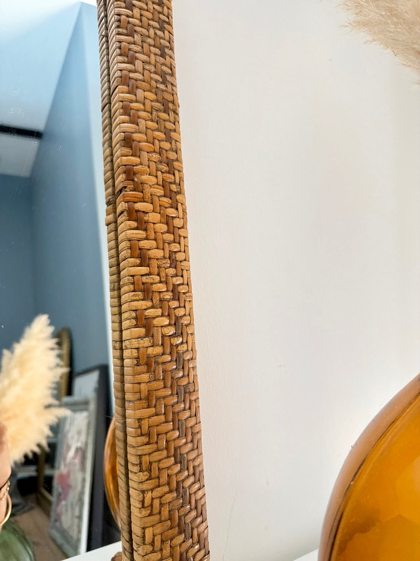 Miroir en rotin tressé