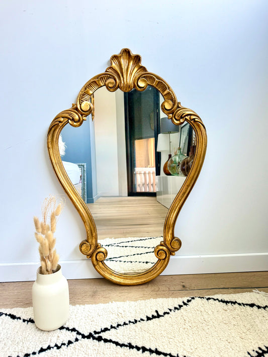 Grand miroir doré style baroque à coquille