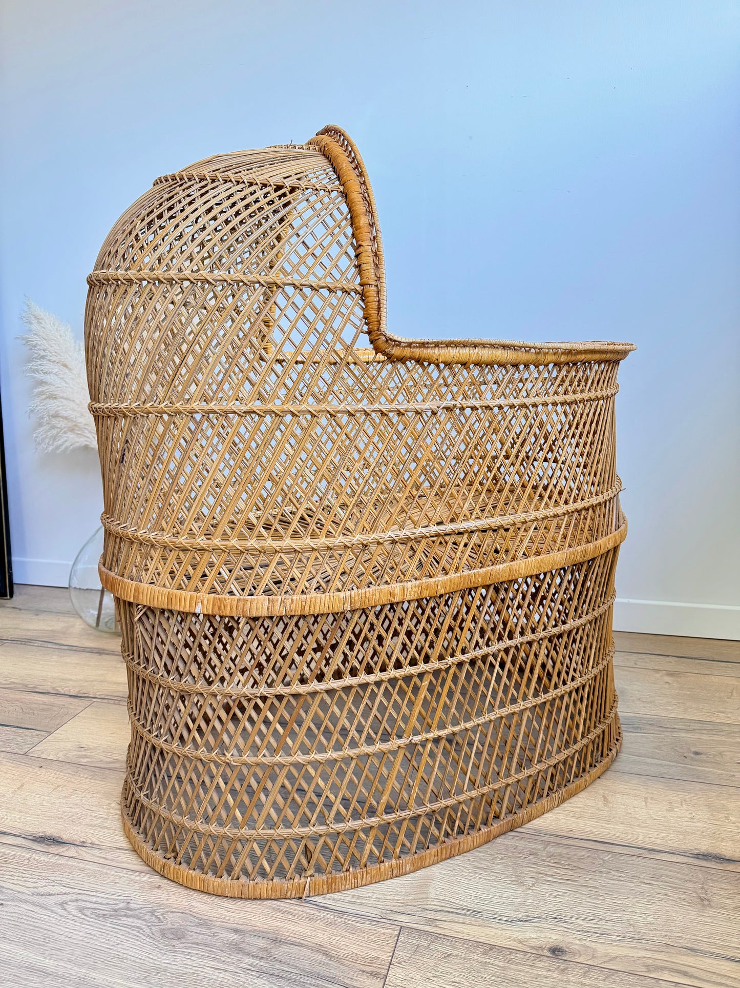 Berceau en rotin vintage