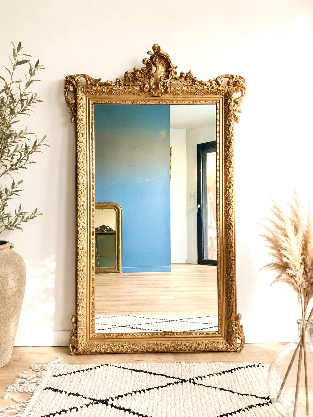 Grand miroir ancien Louis XV doré, style rocaille