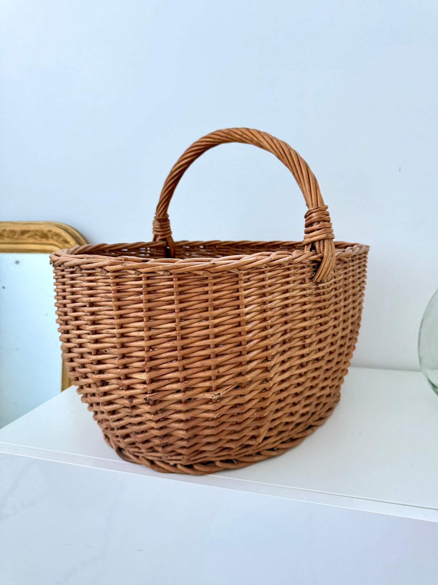 Panier ancien en rotin
