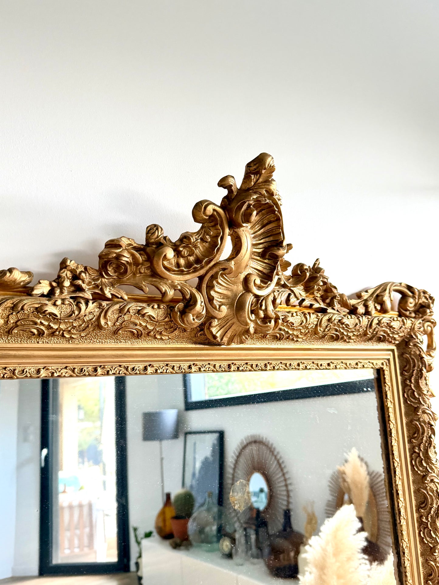 Grand miroir ancien Louis XV doré, style rocaille