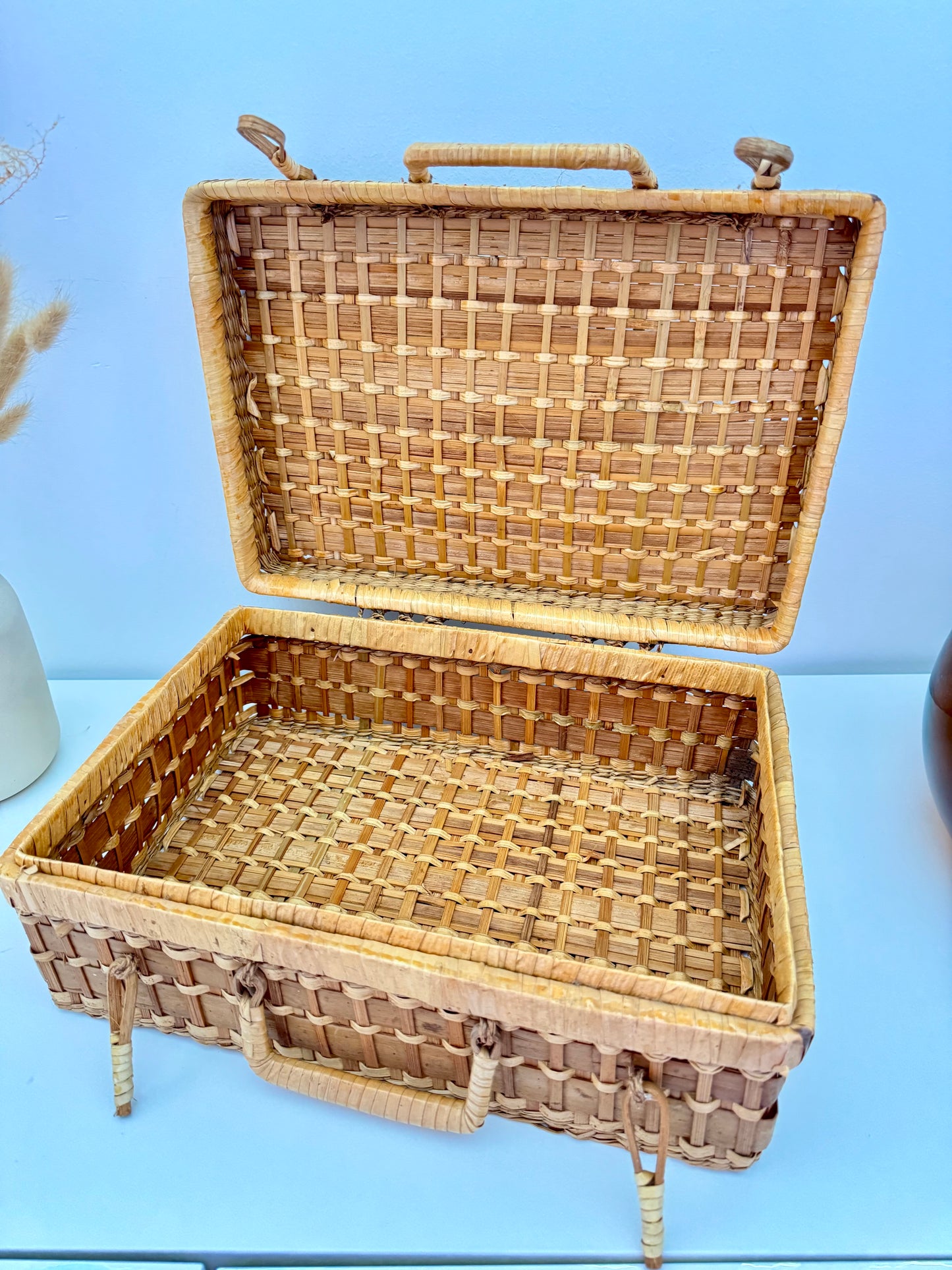 Valise en rotin vintage
